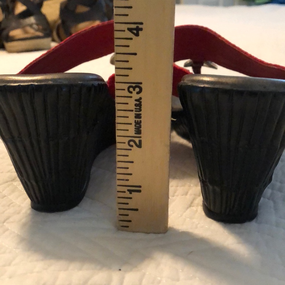 Red wedge sandals - Picture 3 of 4